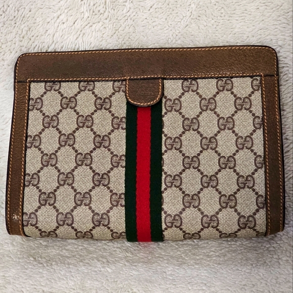 Gucci Handbags - ❣️❤️‍🔥HOST PICK ❤️‍🔥Gucci GG Clutch/Pouch❣️